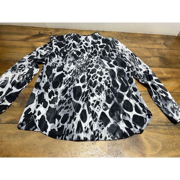 VTG St. John Black Gray Animal Print Silk Faux Wrap Blouse Top 4 - Picture 13 of 13